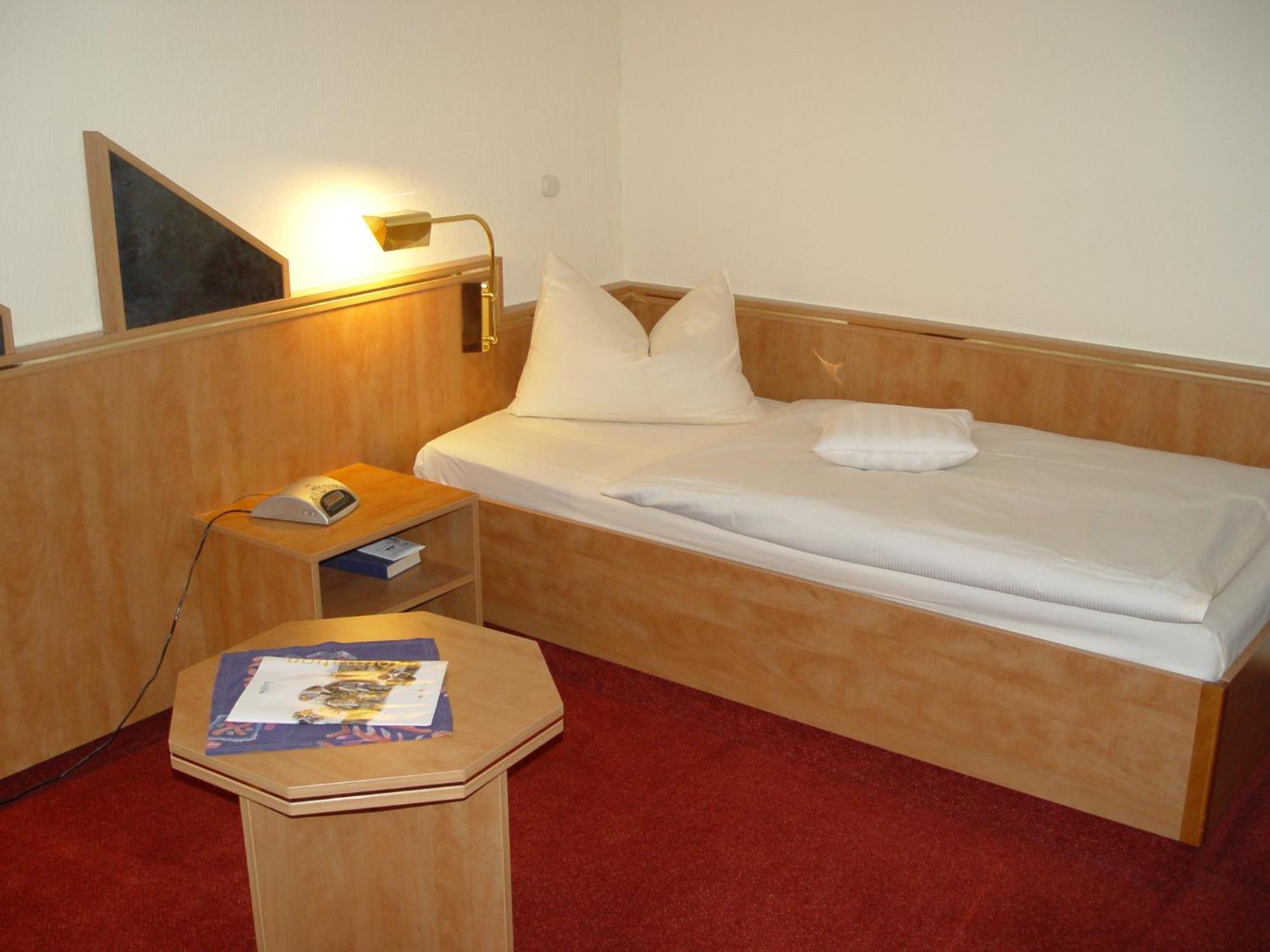 Hotel Reinhold Gummersbach Exteriör bild