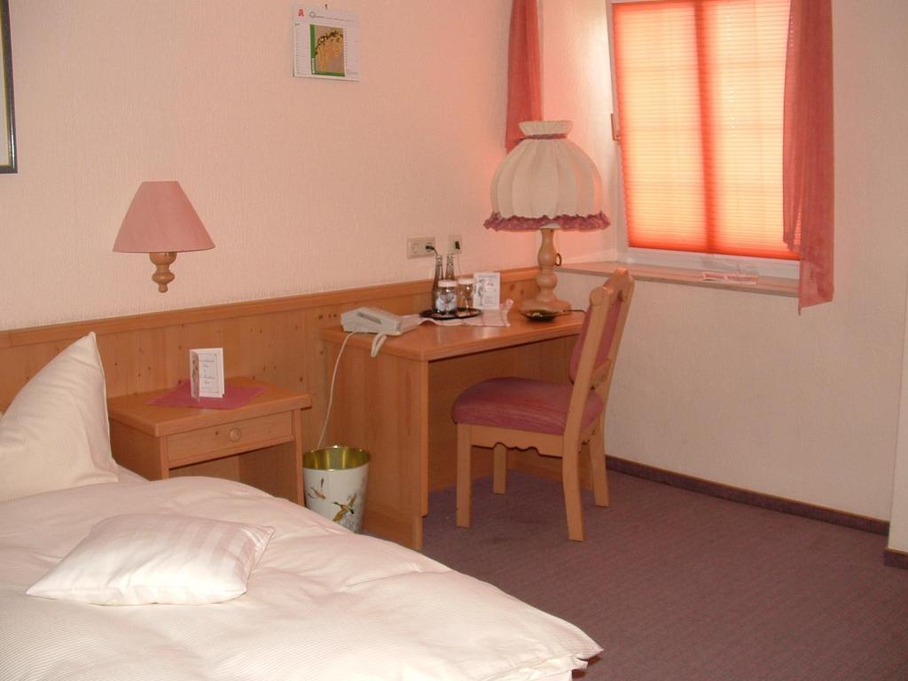 Hotel Reinhold Gummersbach Rum bild